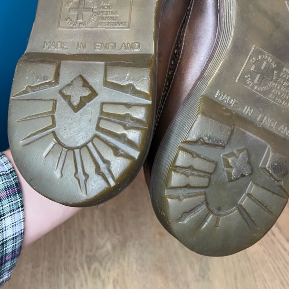 Vintage Dr. Martens 3989 Brogues Wingtip Shoes Brown Made In England M8 / W9 - Picture 13 of 14